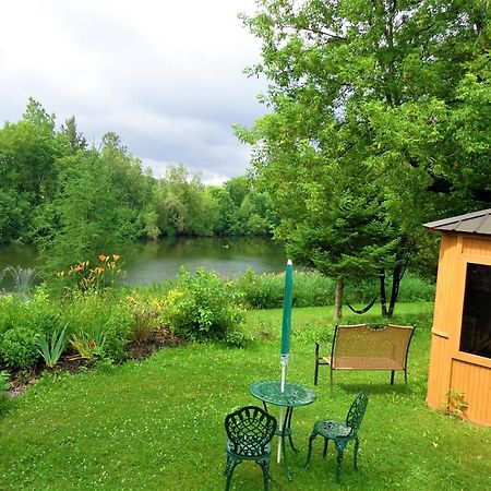 Motel Des Deux Lacs Waterloo Екстериор снимка