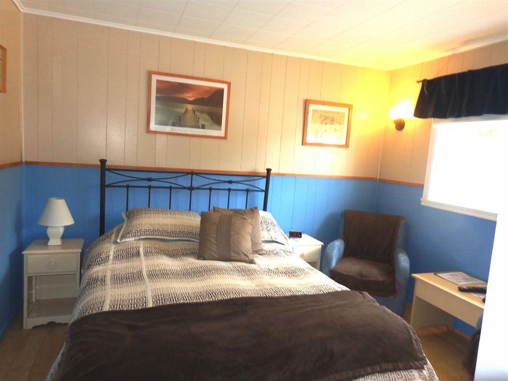 Motel Des Deux Lacs Waterloo Екстериор снимка