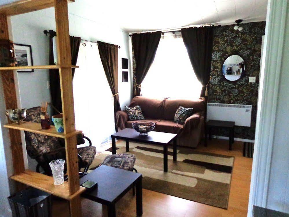 Motel Des Deux Lacs Waterloo Екстериор снимка