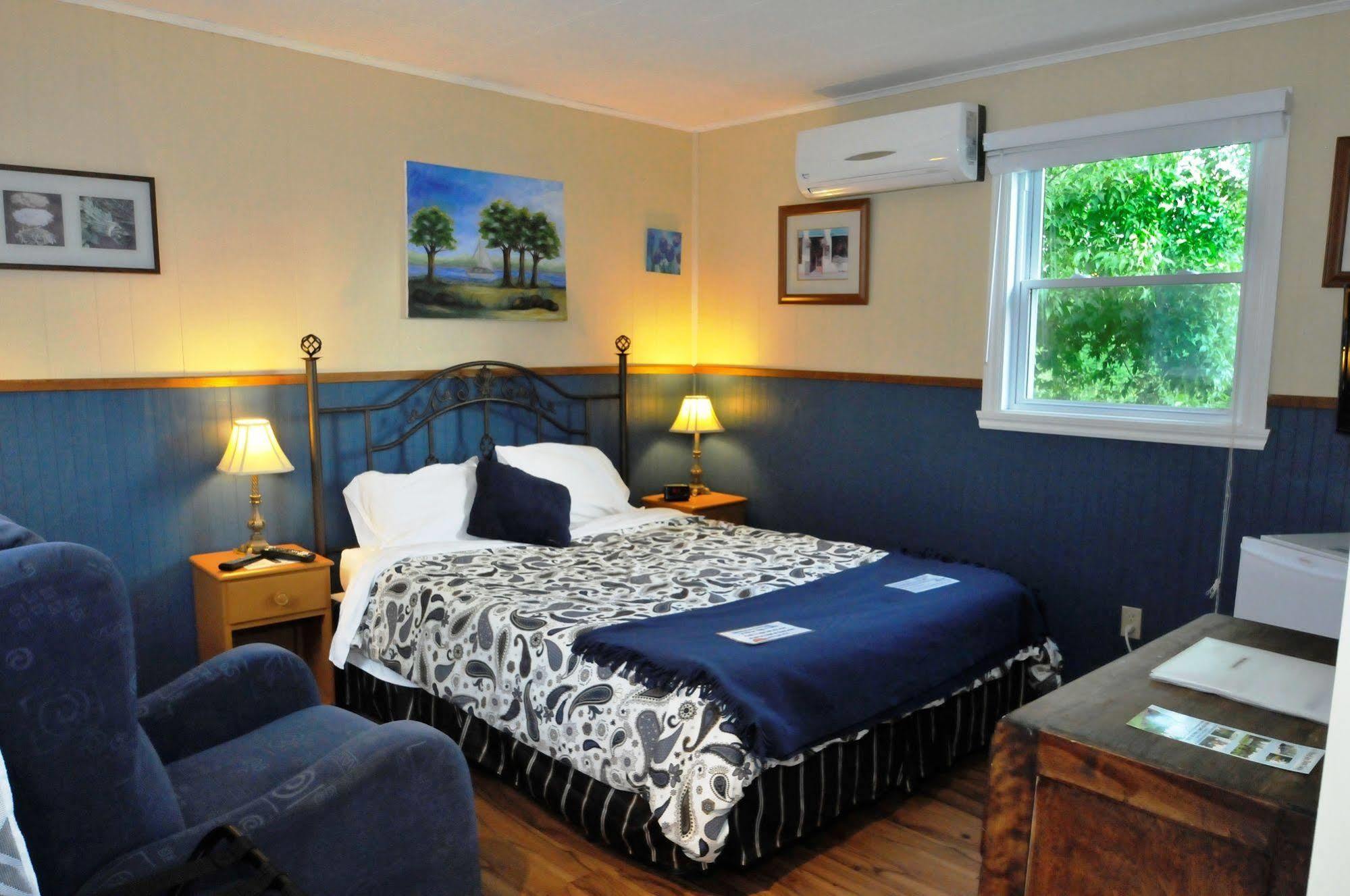 Motel Des Deux Lacs Waterloo Екстериор снимка