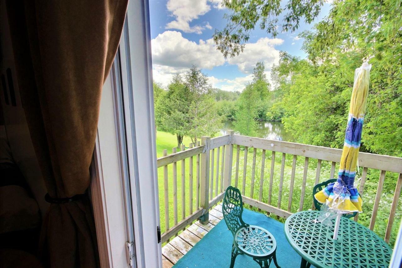 Motel Des Deux Lacs Waterloo Екстериор снимка