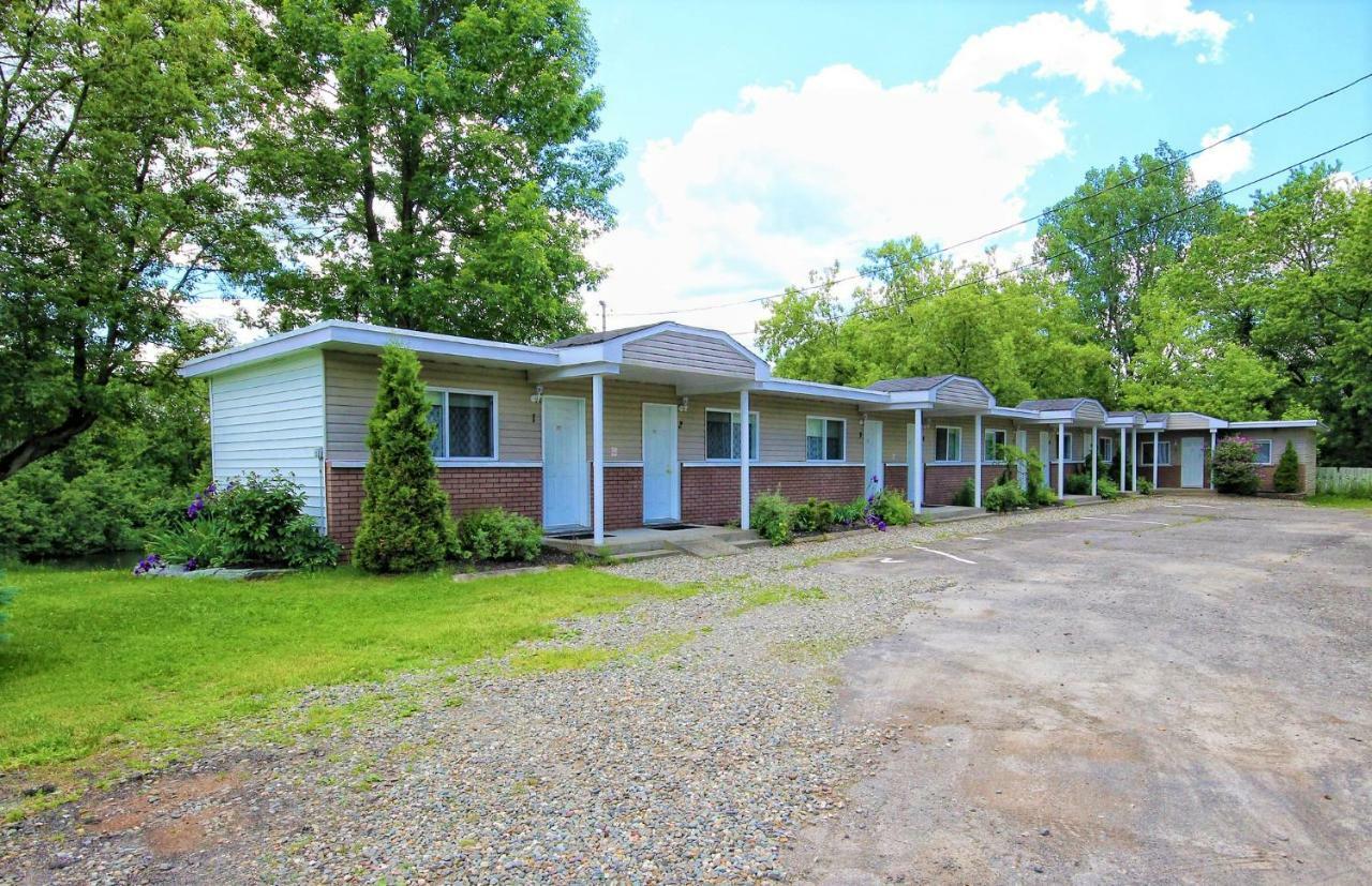 Motel Des Deux Lacs Waterloo Екстериор снимка
